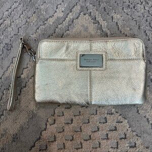Tignanello Gold Metallic Pebble Leather Wristlet Bag Organizer Built In Wallet